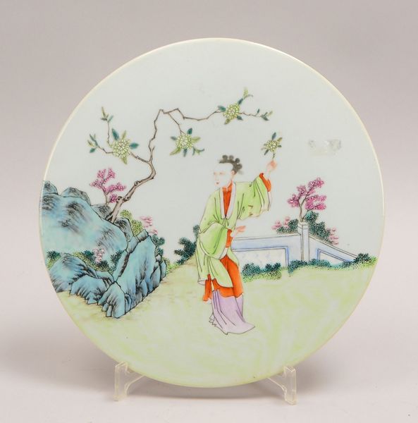 Porzellanbild, polychromes Dekor ('Frau in Landschaft'), ungemarkt; Ø 27 cm