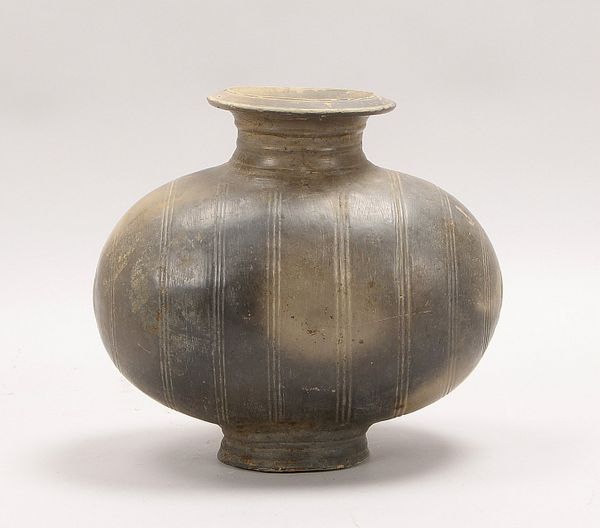 Antikes Kokongefäß/Grabvase (China), Keramik; Höhe 25,5 cm, Breite 27 cm