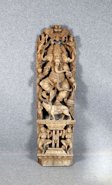 Großes Holzrelief (Indien), 'Garuda', halbplast. durchbr. Reliefarbeit; Höhe 183 cm