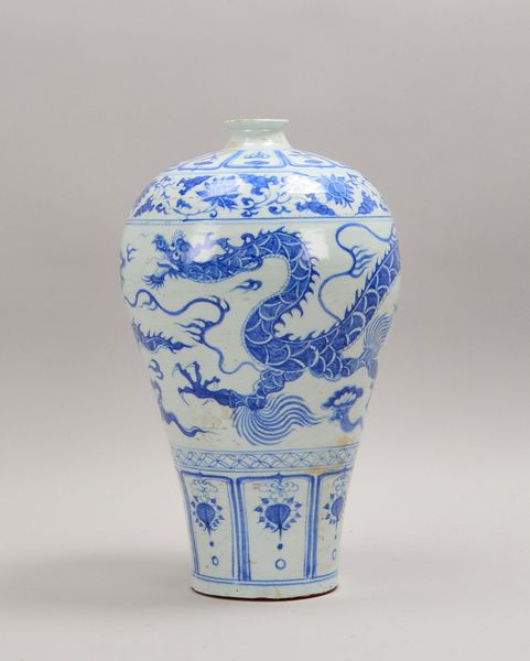 'Meiping'-Vase, Wandung umlaufend mit flor. Ornam. und Drachendekor; Höhe 42 cm
