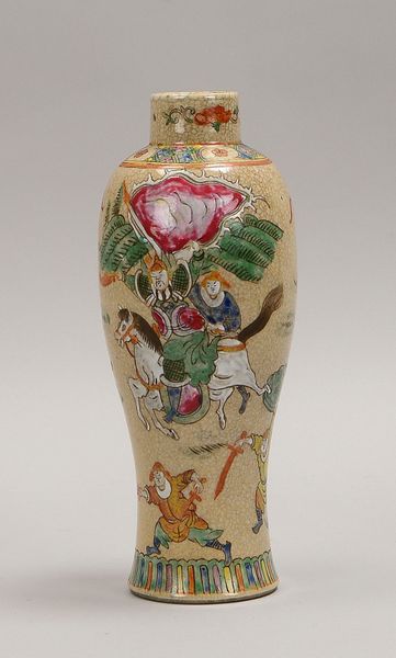 Porz.-Vase (China), Glasur mit Cracquelé, umlaufend polychr. 'Reiterszenen'