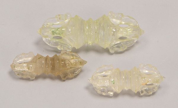 3 Vajras (Tibet), Ritualzepter jeweils in Glas-Ausführung; Länge 8 cm - Länge 12 cm