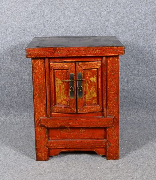 Halbschrank (China), Ulmenholz, Schwarz-/Rotlack, 2-türig, mit Bronzebeschl.