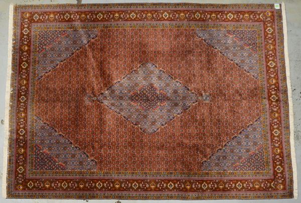 Täbriz, feste mittelfeine Knüpfung, dichter Flor - guter Zust.; Maße 204 x 284 cm