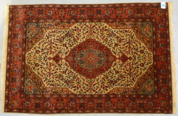 Sarough, mittelfeine Knüpfung - Flor in gutem Zustand; Maße 190 x 125 cm