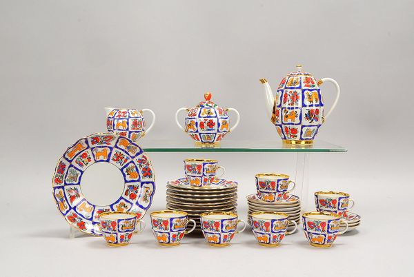Lomonosov, Kaffeeporzellan, für 8 Pers.: Kanne und Zucker/Sahne, Gedecke und Schale