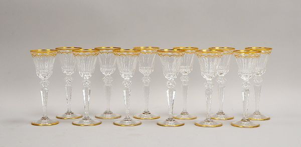St. Louis/Frankreich, 19 Dessertweingläser, Kristallglas, partiell geschliffen/vergoldet