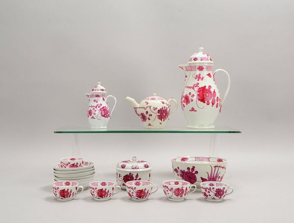 Rauenstein, Porzellan-Restservice, 'Gebrochener Stab', 'Indische Blume' in Purpur