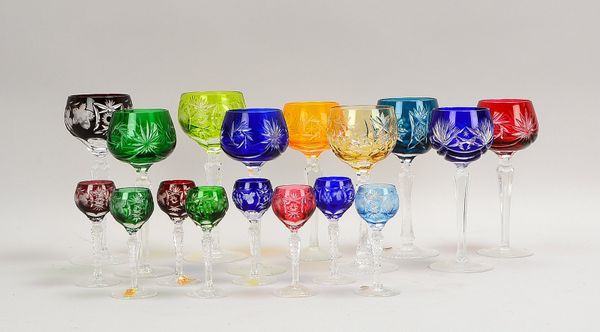 9x Weinrömer und 8x Schnapsgläser, Kristallglas geschliffen, verschiedenfarbig