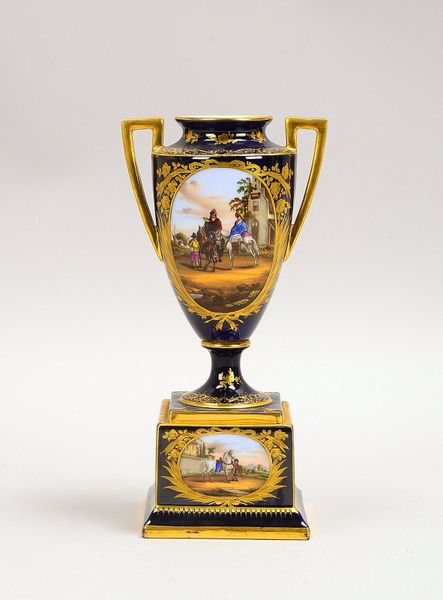 Amphorenvase (Wien - Korbmarke), Reserven auf kobaltblauem Grund, goldstaff.