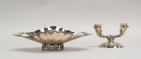 Schale, 800 Silber (gest.), Gew. 355 g; und Wilkens-Tischkerzenleuchter, Gew. 398 g