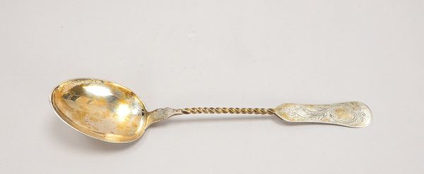 Vorlegelöffel/Kloßlöffel, Silber, Stiel teils gedreht/teils floral ziseliert, grav. Widmung