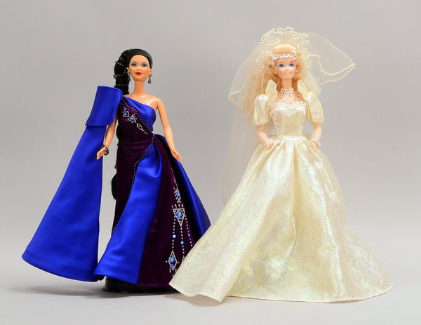 Mattel, 2 orig. Barbie-Puppen: 1x 'Sapphire Splendor', und 1x 'Lily Bride'