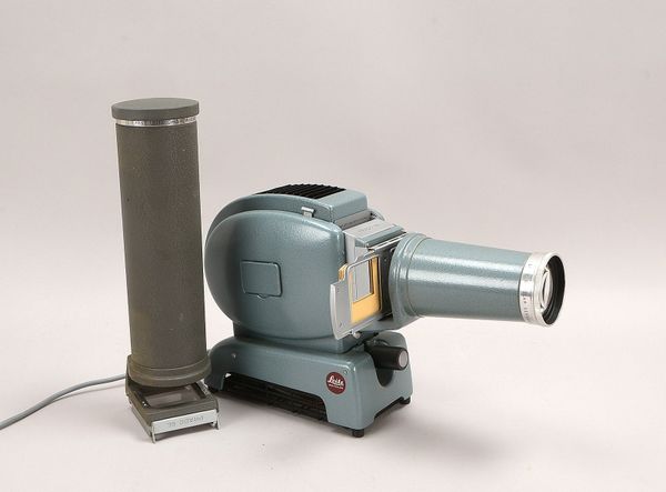 Hochleistungs-Diaprojektor, Leitz 'Prado 66/250/500', fast neuwertiger Zust. - mit Unterlagen