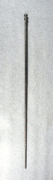 Altes Blasrohr (Amazonasgebiet, Südamerika), Holz lederummantelt; Länge 220 cm