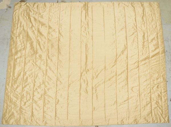 Luxus-Wohndecke für Doppelbett, champagnerfarbene Seide, 1-seitig gestreift
