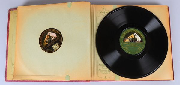 Kleine Schellackplatten-Sammlung, verschiedene bekannte Stücke, 10 Stück