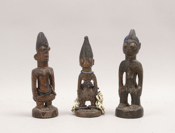 3 Ahnenfig., männl. 'Ibeji'-Zwillingsfig., Holz geschn., Perlen-/Messingschmuck