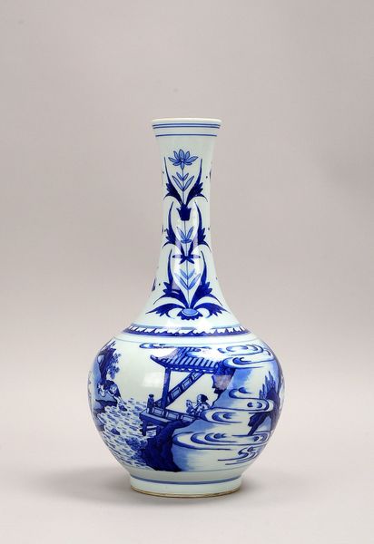 Porzellanvase (China), Langhals, Korpus umlaufend mit blauem Unterglasur-Dekor