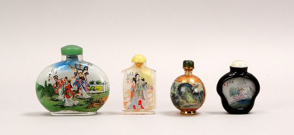 3 Snuffbottles/1 Flacon (China), feiner Innenglasmalerei, figürl. Stöpsel/Jade-'Kopf'