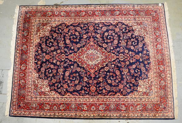 Ekbatan-Orientteppich, mittelfeine Knüpfung, Flor in gutem Zust.; Maße 355 x 270 cm