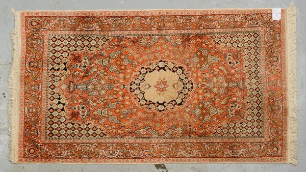 Kashmir-Seidenbrücke, mittelfeine bis feine Knüpfung, guter Zust.; Maße 163 x 93 cm