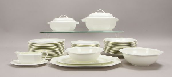 Villeroy & Boch, Speiseservice, Dekor 'Astoria', für 12 Pers: div Teller und Servierteile