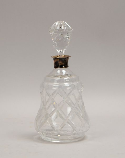 Antike Karaffe, Glas mit Schliffdekor, mit 925 Silber-Montierung; Höhe 23 cm