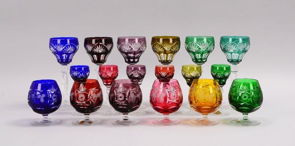 Annahütte, Tischglas-Konvolut, geschl. Bleikristall, farbig, 18 Stück (Wein, Cognac, Sherry)
