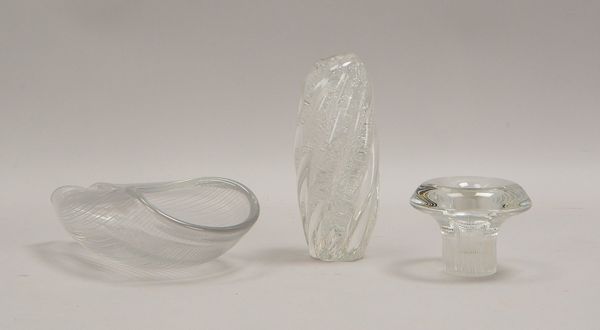 Iittala/Finnland, 2x Designer-Tischvasen und 1 Schale, farbl. Glas, Entw. Tapio Wirkkala