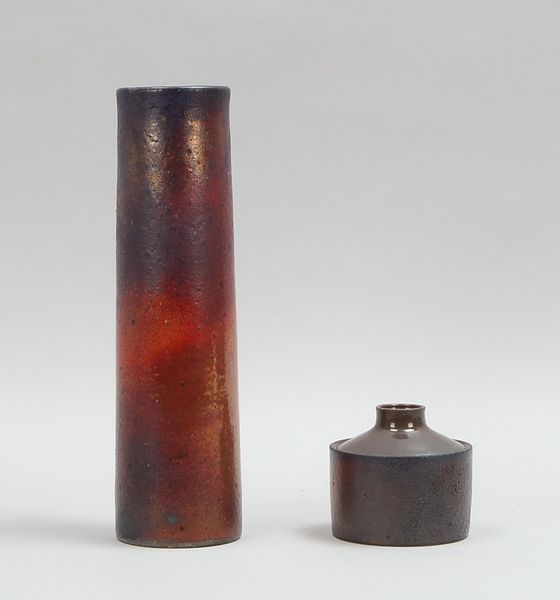 Colberg-Tjadens, Dorothee, 2 Keramiken: Vase und Deckelgefäß, ritzsign.