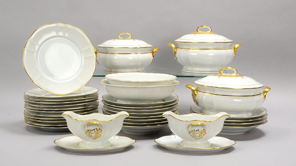 Fürstenberg, Speiseservice, Form 'Anna Carina', goldstaffiert, für 12 Pers.