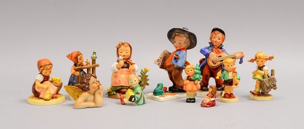 11 Keramikfiguren/8x gemarkt 'Goebel', 3x abweichend; Höhe 4 cm - Höhe 14,5 cm