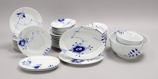 Royal Copenhagen, Speiseporz., 'Mega Gerippt Blau', div. Servierteile/Schalen