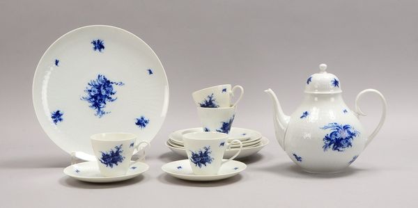Rosenthal, Kaffeeservice, für 4 Pers.: Kanne, 4x Tassen/UT, 2x Schalen, 4x Teller