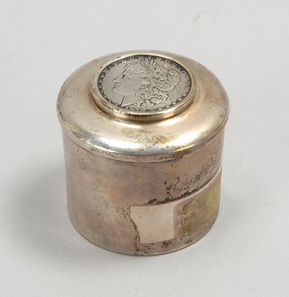 Cartier-Briefbeschwerer, 925 Silber, mit eingelassener Dollarmünze - Silber gef.; Gew. 395 g