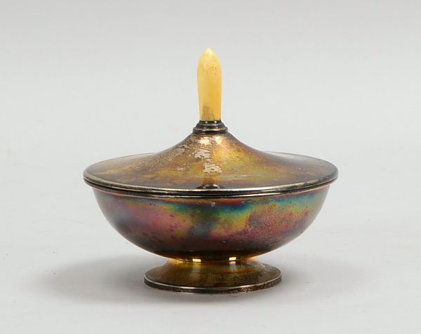 Schale, 835 Silber, Fußschale mit Deckel, mit Bein-Knauf; Höhe 11 cm, Ø 11,5 cm, Gew. 164 g