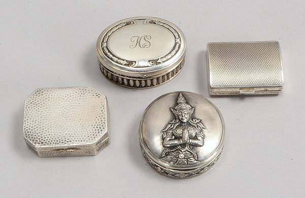 4 Pillendosen, versch. Silbergehalte und Ausführungen, 4 Stück; Gew. 107 g