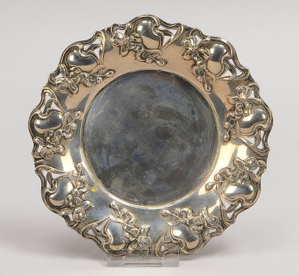Teller (Jugendstil), 800 Silber, Rand mit flor. Reliefdekor/partiell durchbr.; Gew. 178 g
