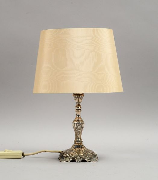 Kerzenleuchter, 835 Silber, 1-fl., flor. Reliefdekor, elektr. - Sockel ungefüllt!; Gew. 220 g