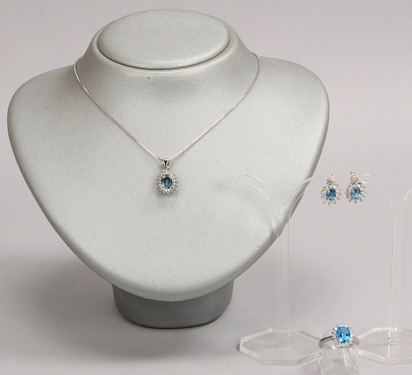 Schmuckset aus Kette, Ring und Ohrst., 925 Sterlings., mit Topasbesatz; Gew. 10,5 g
