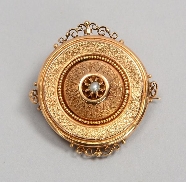 Brosche (Biedermeier), 585 RG (gepr.), besetzt mit kl. Perle; Ø 35 mm, Gew. 3,40 g