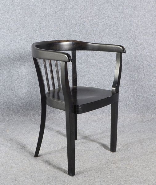 Schreibtischstuhl/Armlehnstuhl, Buchenholz schwarz gebeizt; Sitzhöhe 45 cm