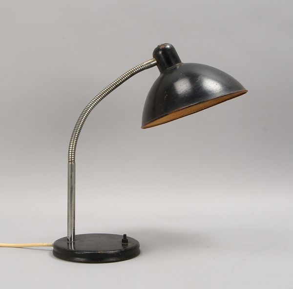Schreibtischlampe, flex. Schwanenhals auf rundem Metallstand/neu lackiert, Druckschalter