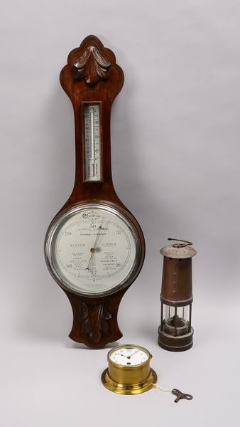 3 antike Sammlerobjekte: Schiffsuhr (Schweiz), Barometer (England), Waliser Grubenlampe