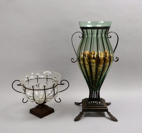 2 Tischvasen, Glasgefäße in Eisen-Halterungen; 1x Höhe 29 cm, 1x Höhe 67 cm