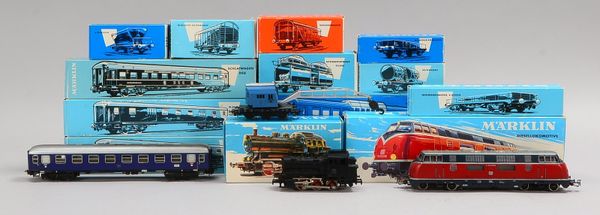 Märklin 'H0', Nr. '3000': Dampflok und Nr. '3021': Diesellok, mit 14x Waggons - in OVP