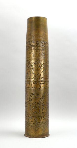 Gr. Patronenhülse, Metall pat., grav. 'Reiterszenen'/arab. Schrift; Höhe 84,5 cm