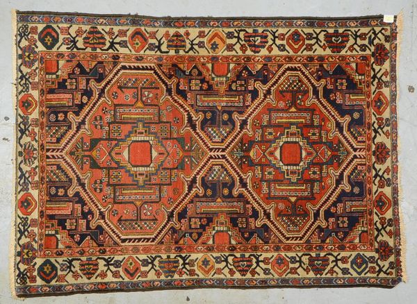 Bachtiari-Orientbrücke, mittelfeine Kn., gleichm. Flor - guter Zust.; Maße 198 x 145 cm