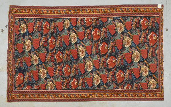 Senneh-Kelim, Schmalseite leicht umgelegt, guter Zust.; Maße 215 x 135 cm